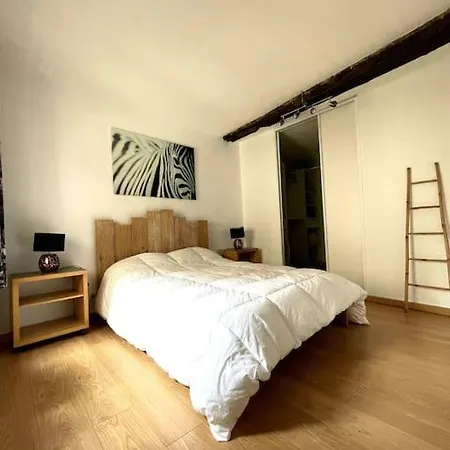 Au Pied De La Place Du Marche De Apartamento *